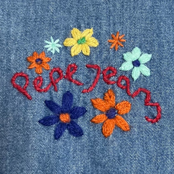 Vintage 90's Pepe Jeans London Women's Embroidered Floral Denim Shirt Size Small - Picture 7 of 12